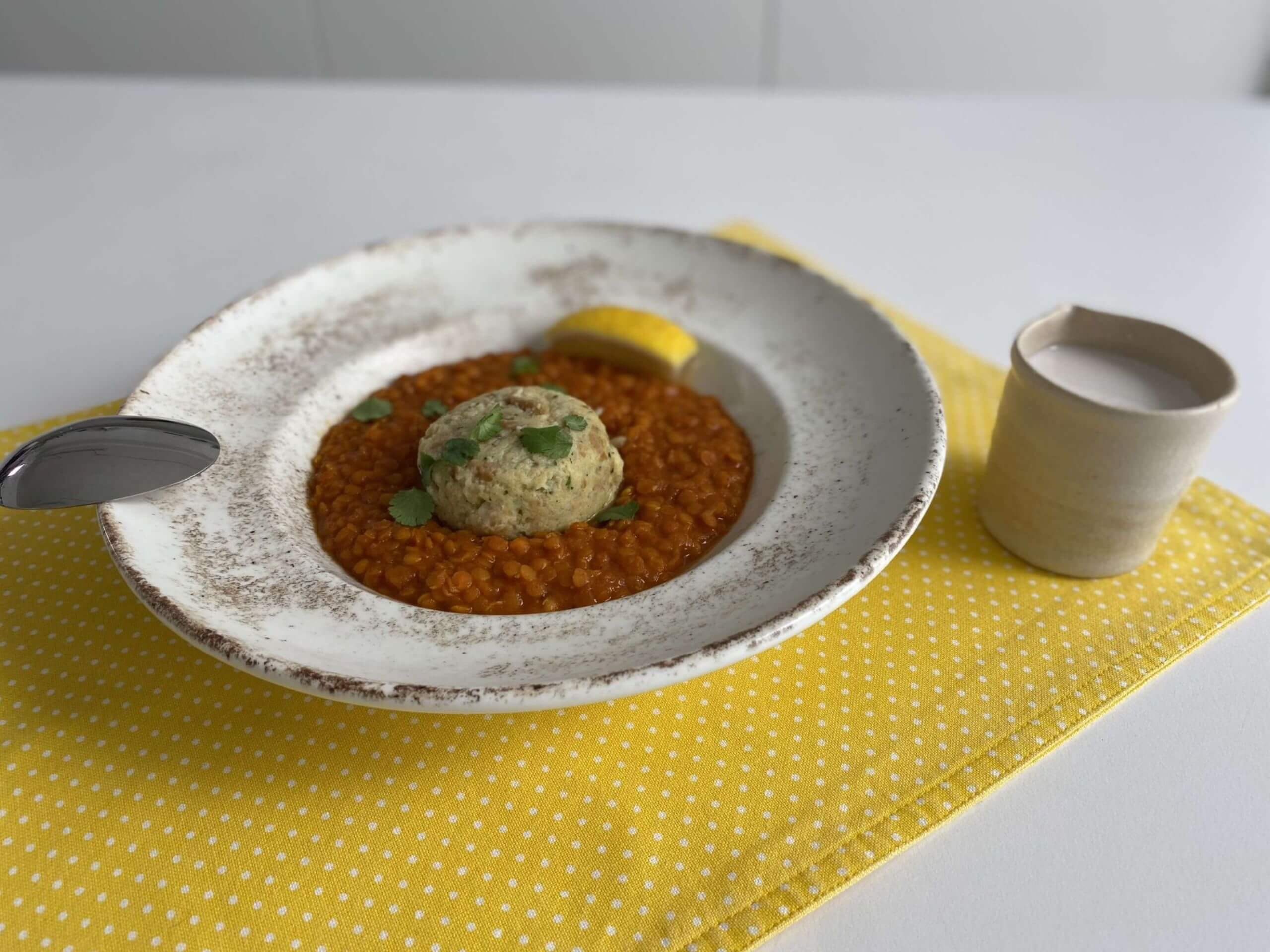 lecin-curry-s-kruhovimi-cmoki