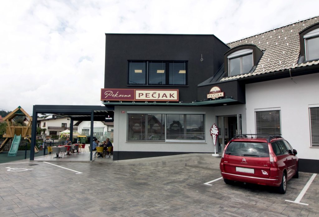 Pecjak-lokacija-trgovina-in-slascicarna-Logatec-1
