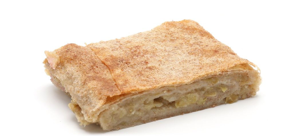 Jabolčni zavitek iz polnozrnatega vlečenega testa
