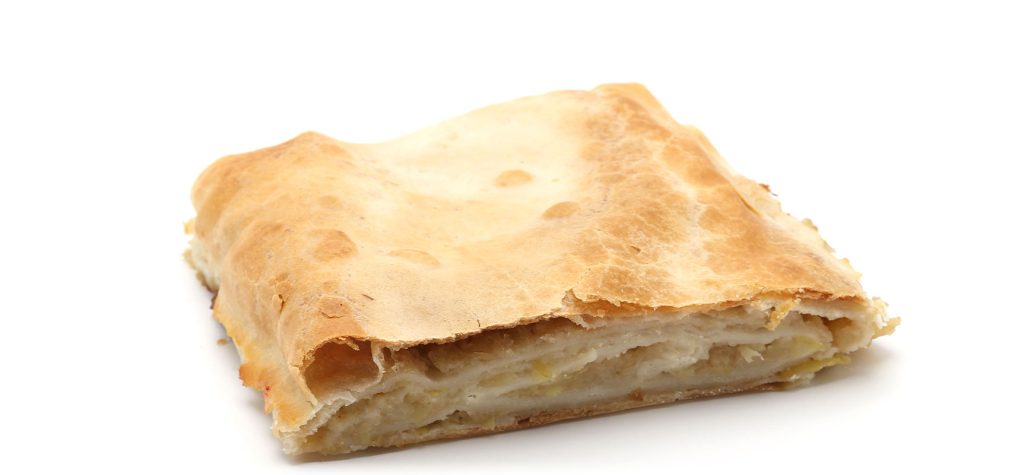 Jabolčni zavitek iz vlečenega testa
