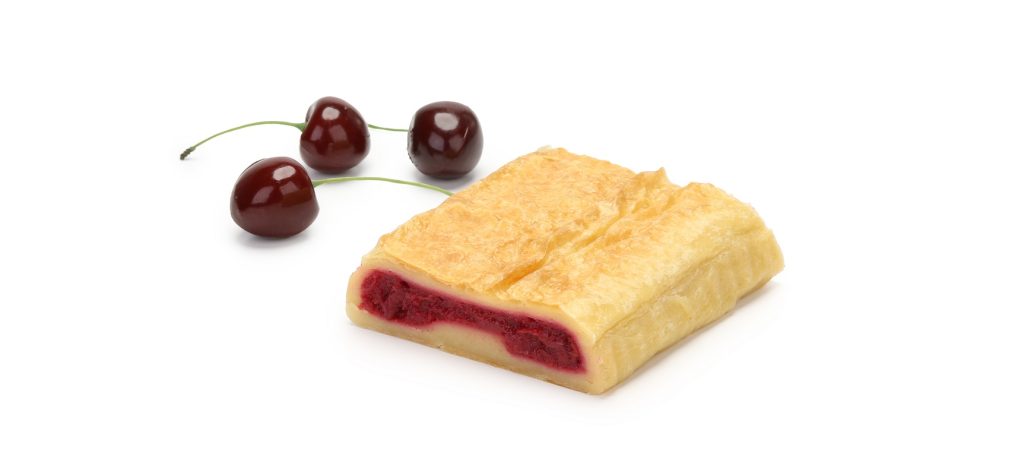 Višnjev zavitek iz listnatega testa